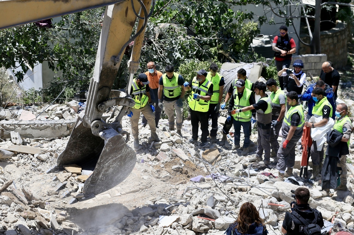 LEBANON-TYRE-ISRAELI STRIKE-SEARCH