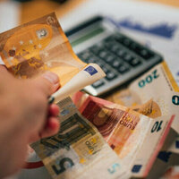 Bulgarians Increasing Savings in Euros as Bank Lending Grows