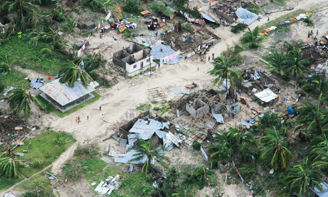 Rescuers struggle to reach Mozambique cyclone victims Rescuers struggle to reach Mozambique cyclone victims