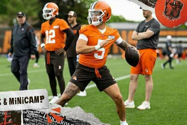 A look at quarterback reps in Day 2 of OTAs | OTAs & Minicamp