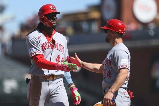 MLB roundup: Reds score 7 in ninth to stun Giants, avoid sweep