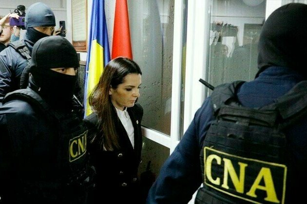Court extends Moldovan governors arrest