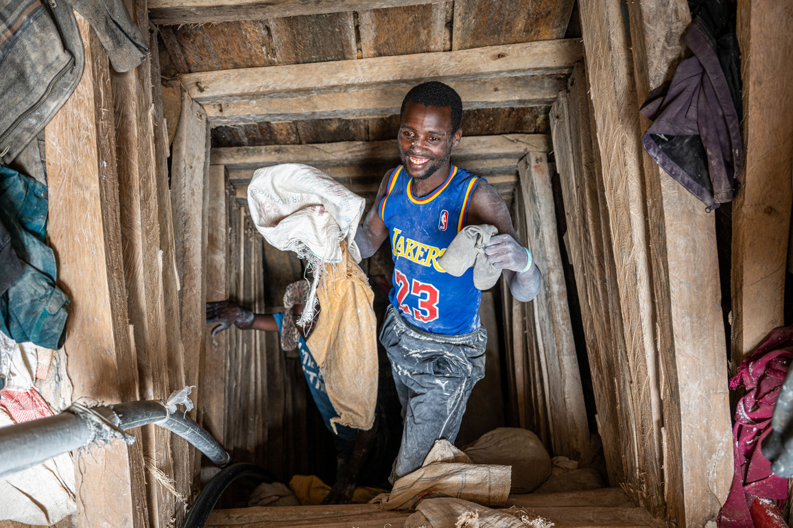 DR CONGO-RUBAYA-COLTAN GRAB
