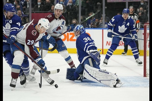 Auston Matthews' 3 goals power Leafs over Avalanche