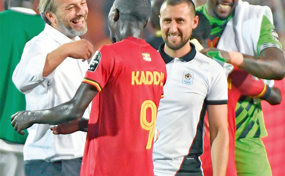 Desabre ne Kaddu nga bajaganya eggulo. Desabre ne Kaddu nga bajaganya eggulo.