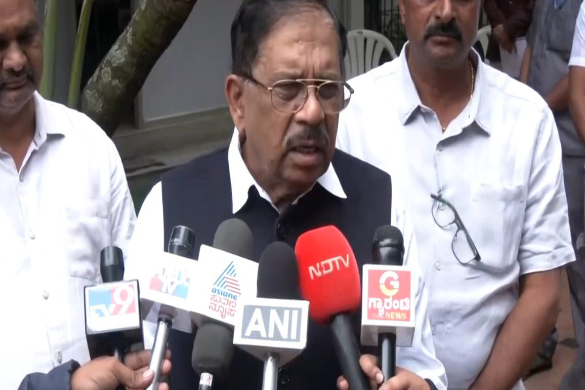 "Somebody wante me as CM," Karnataka H M G Parameshwara throws hat in CM ring, says High Command will resolve issue