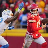 Chiefs QB Patrick Mahomes injured vs. Chargers