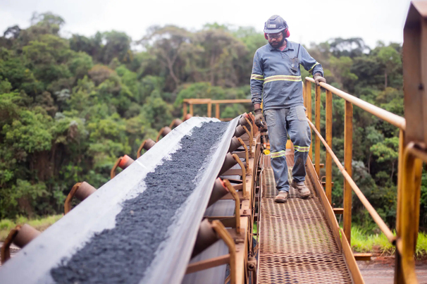 Operação de minério de ferro Rio Piracicaba atlas quadrilátero