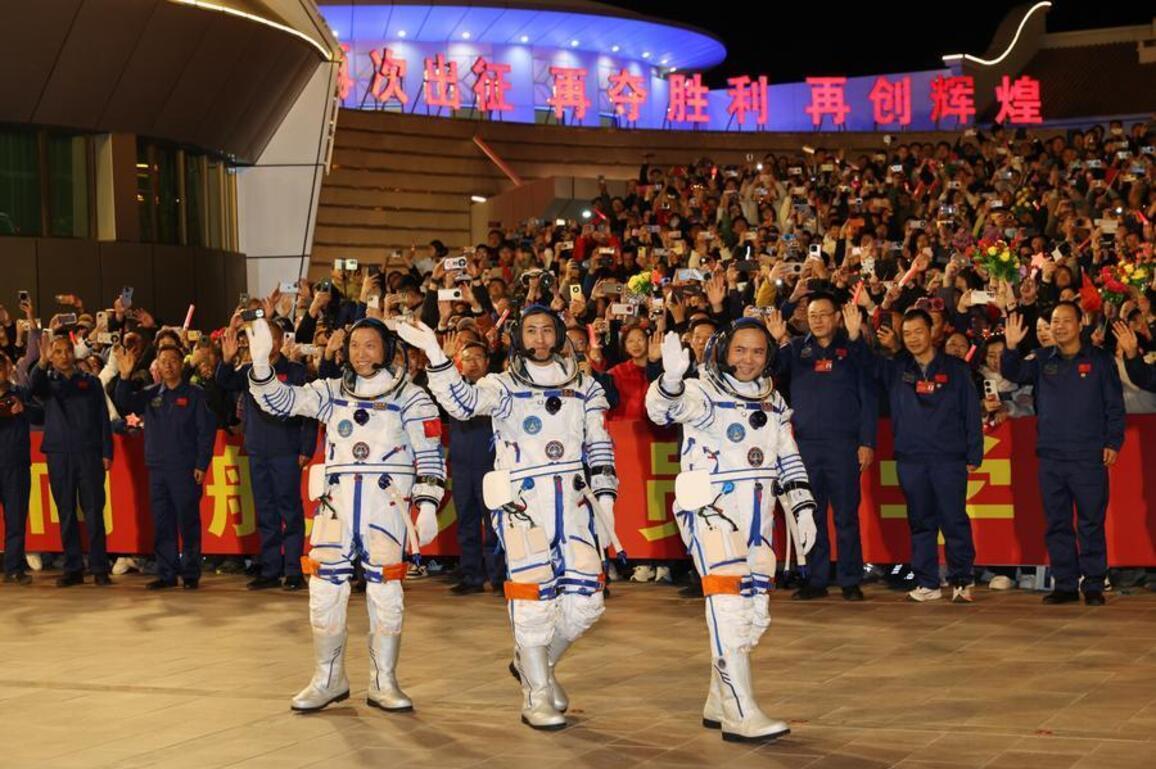 Shenzhou-21 astronauts send Space Day greetings from orbit