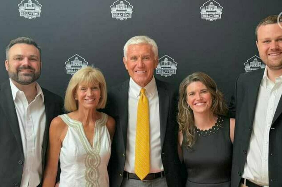 Norwig, Hoak honored at HOF