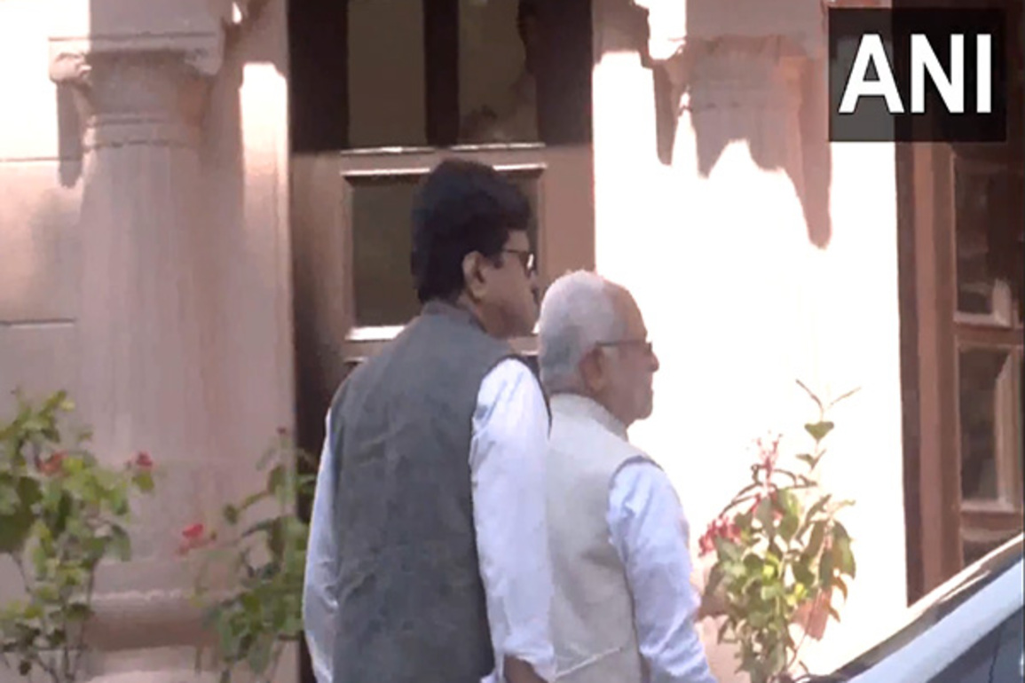 Delhi: B Sudershan Reddy arrives at Maharashtra Sadan to meet VP-elect CP Radhakrishnan