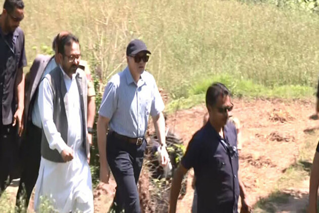 J-K: Omar Abdullah visits Uri, interacts with locals affected due to shelling by Pakistan
