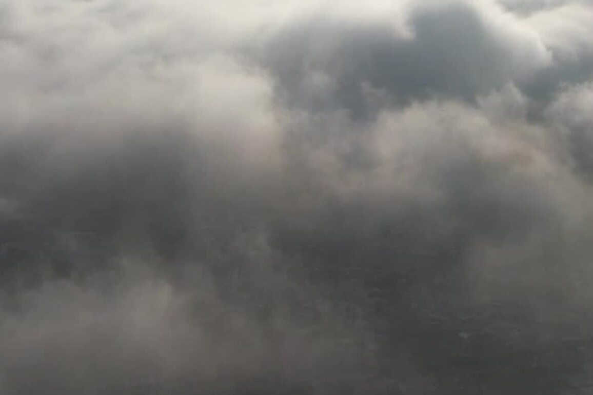 60"FlyOverChina | Amazing view of post-rain clouds in NW China's Gansu