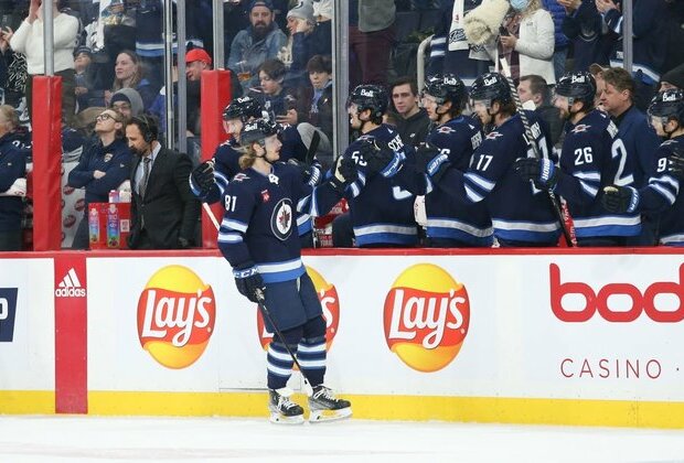 Kyle Connor nets pair as Jets take down Panthers