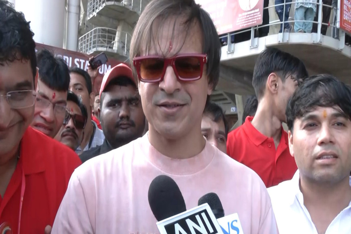 "Let us take inspiration from him": Vivek Oberoi lends his support to mega blood donation camp in Ahmedabad on PM Modi's birthday