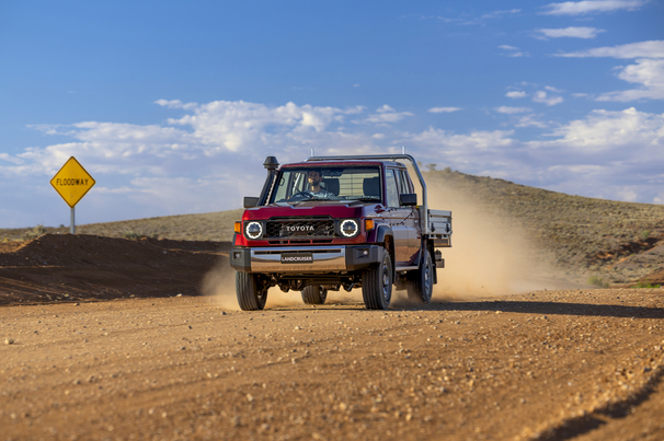 A manual gearbox is now an option for most of the Toyota LandCrusier 70 Series.