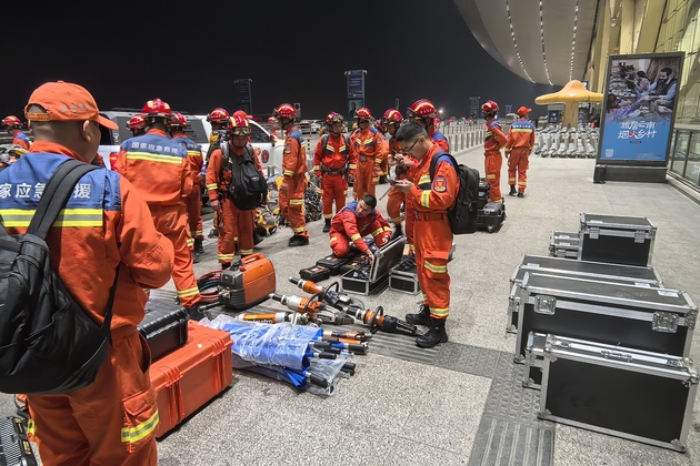 (SpotNews)CHINA-YUNNAN-RESCUE TEAM-DEPARTURE-EARTHQUAKE-MYANMAR (CN)