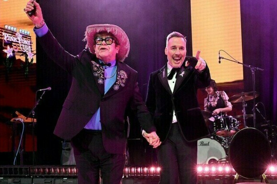Russia bans Elton John foundation