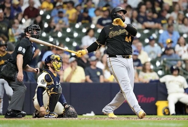 Homer-happy Pirates look to flex muscles vs. Brewers