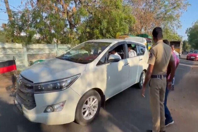 Flying squad inspect vehicles of DMK leaders ahead of Tamil Nadu assembly polls