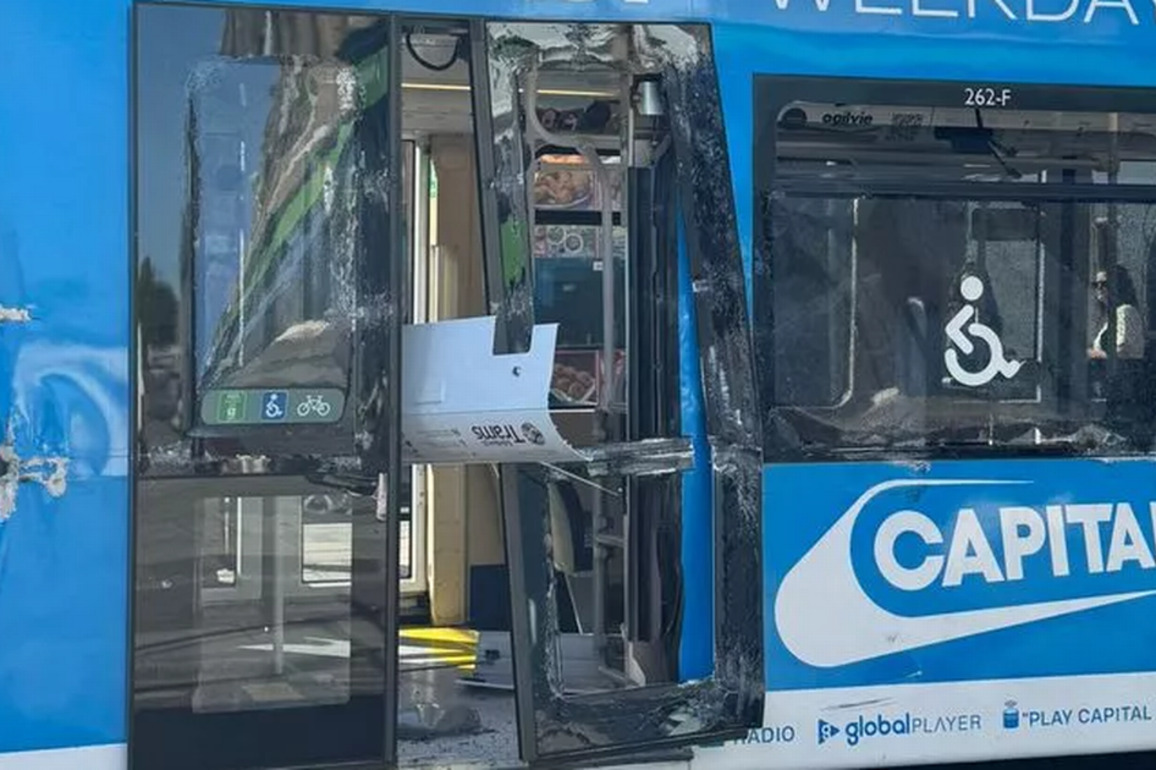 Lorry crashes with Edinburgh Tram 'leaving shattered glass everywhere'