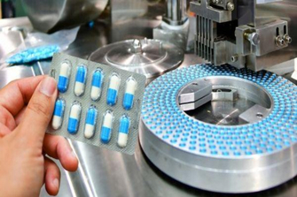 Trump signs executive order to encourage US drug manufacturing