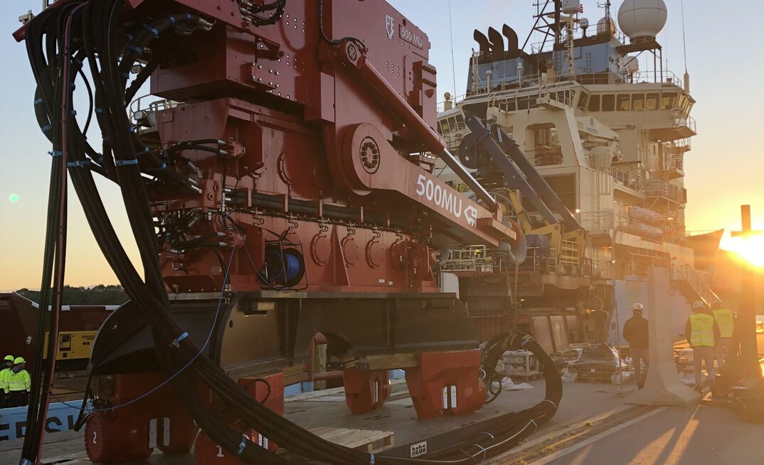 The first UMACK anchor supporting CorPower Ocean’s flagship wave energy device was successfully installed in Portugal using Dieseko’s 500MU vibratory hammer