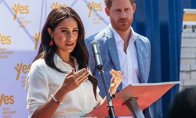 Meghan Markle pays tribute to George Floyd Meghan Markle pays tribute to George Floyd