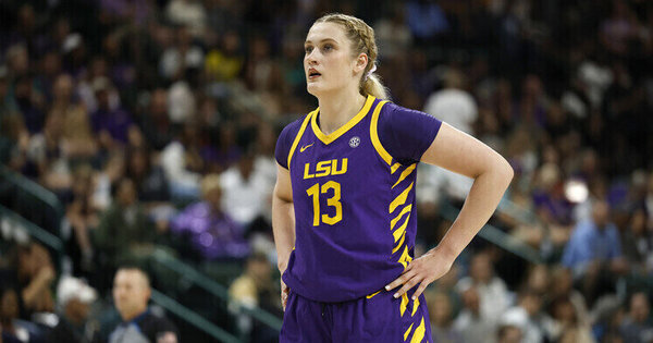 Ukrainian basketball player quits US college team after Russian joins