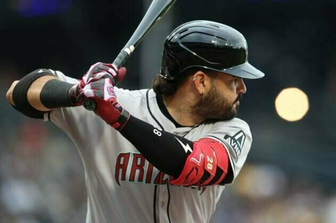 D-backs (and Tigers) await news on Eugenio Suarez's hand