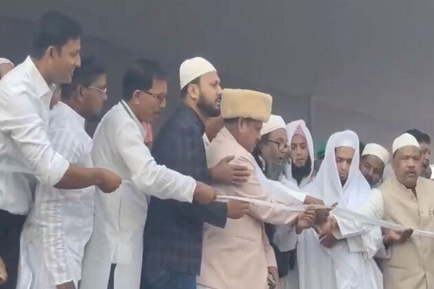 Humayun Kabir lays foundation stone of Babri Masjid, says "not doing anything unconstitutional"