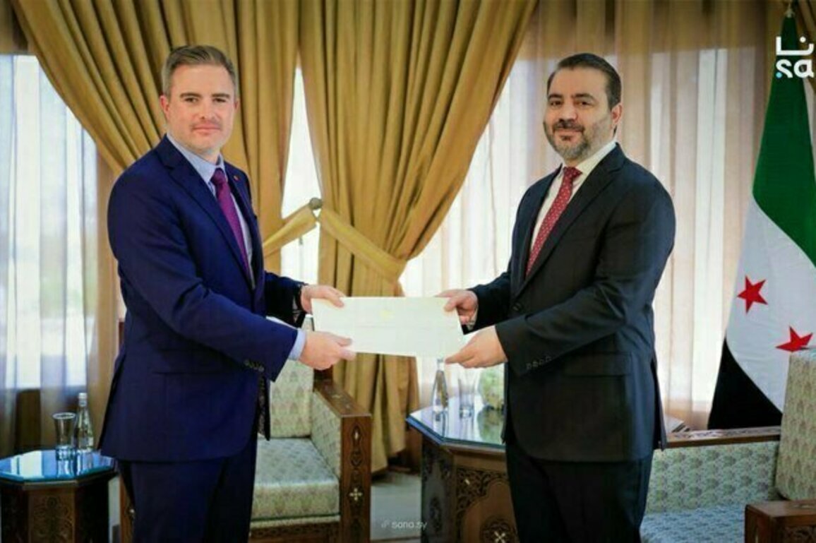 Al-Shaibani Receives Ambassador of Canada in Damascus