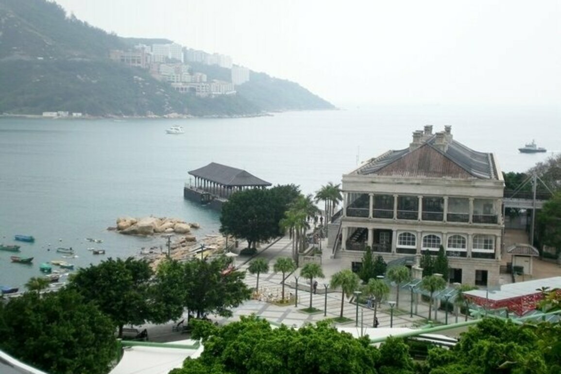 Shooting scenes of HK movies: Murray House and Blake Pier in Stanley