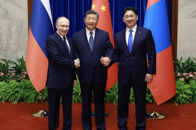 Xi's Album | Xi, Putin, Khurelsukh meet in Beijing