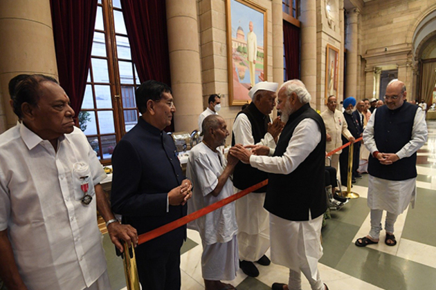 PM Modi mourns Yoga guru Swami Sivananda's demise