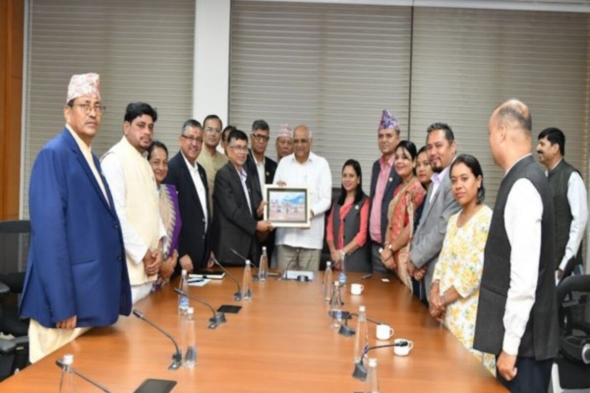 Gujarat: 14 young Nepalese MPs and leaders from eight political parties pay courtesy visit to CM Bhupendra Patel