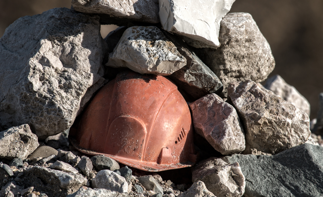 A study of 260 mine workers highlights the importance of culture in lowering mine risk.
