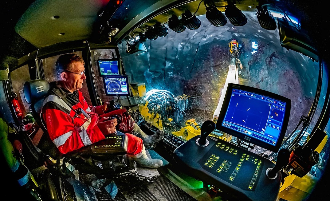 Eight underground Epiroc machines including Boomer XE3C, Boomer E2C and Scooptram ST18 have been at work on the Drammen to Kobbervikdalen tunnel project