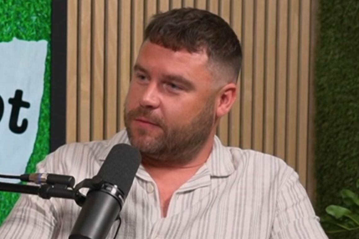 Emmerdale's Kelvin Fletcher warns 'keep that to yourself' as Danny Miller teases him
