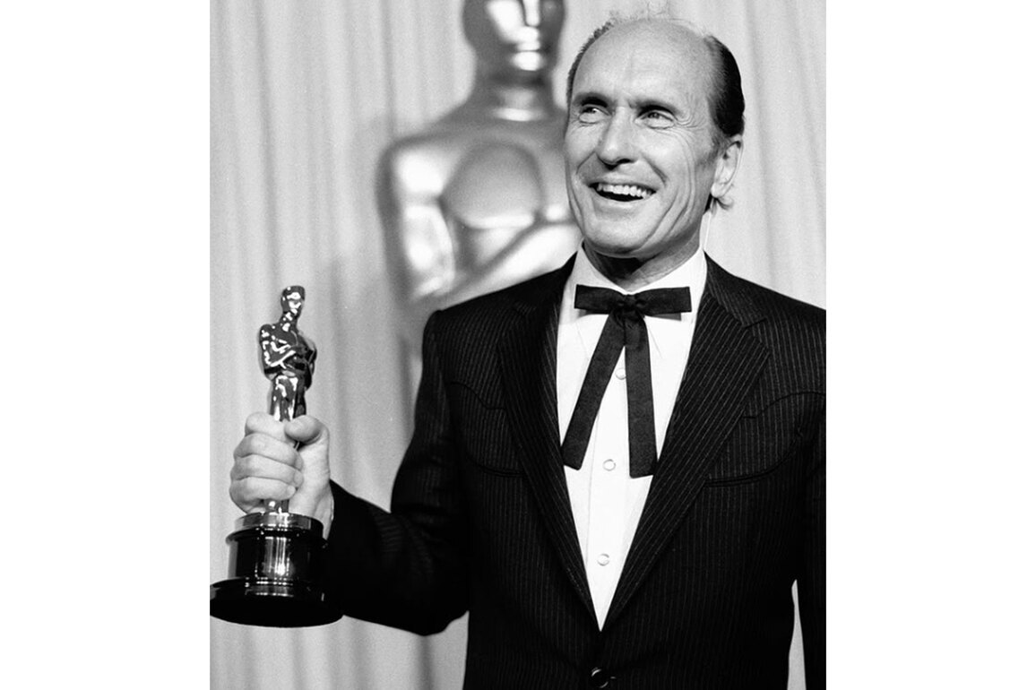 Academy pays tribute to Oscar-winning legend Robert Duvall