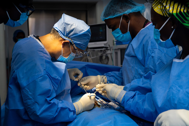 GHANA-ACCRA-CHINESE MEDICAL TEAM-ORPHAN-SURGERY