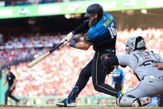 Balanced offensive attack helps Phillies stay hot vs. White Sox
