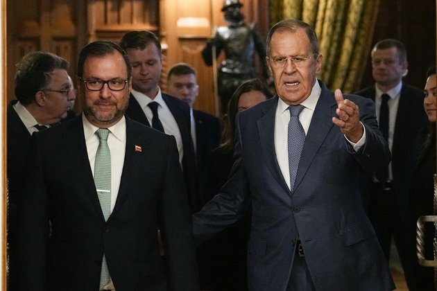 Russia and Venezuela confirm de-dollarization plans