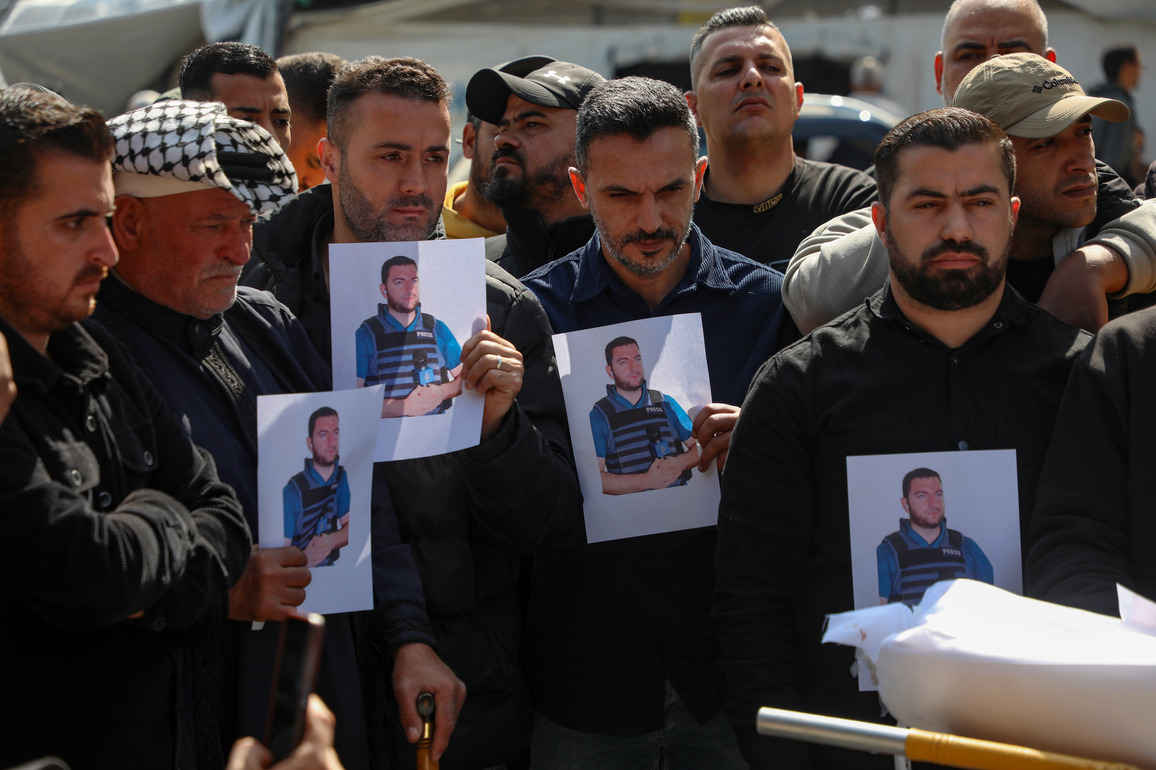 MIDEAST-GAZA-JOURNALIST-FUNERAL
