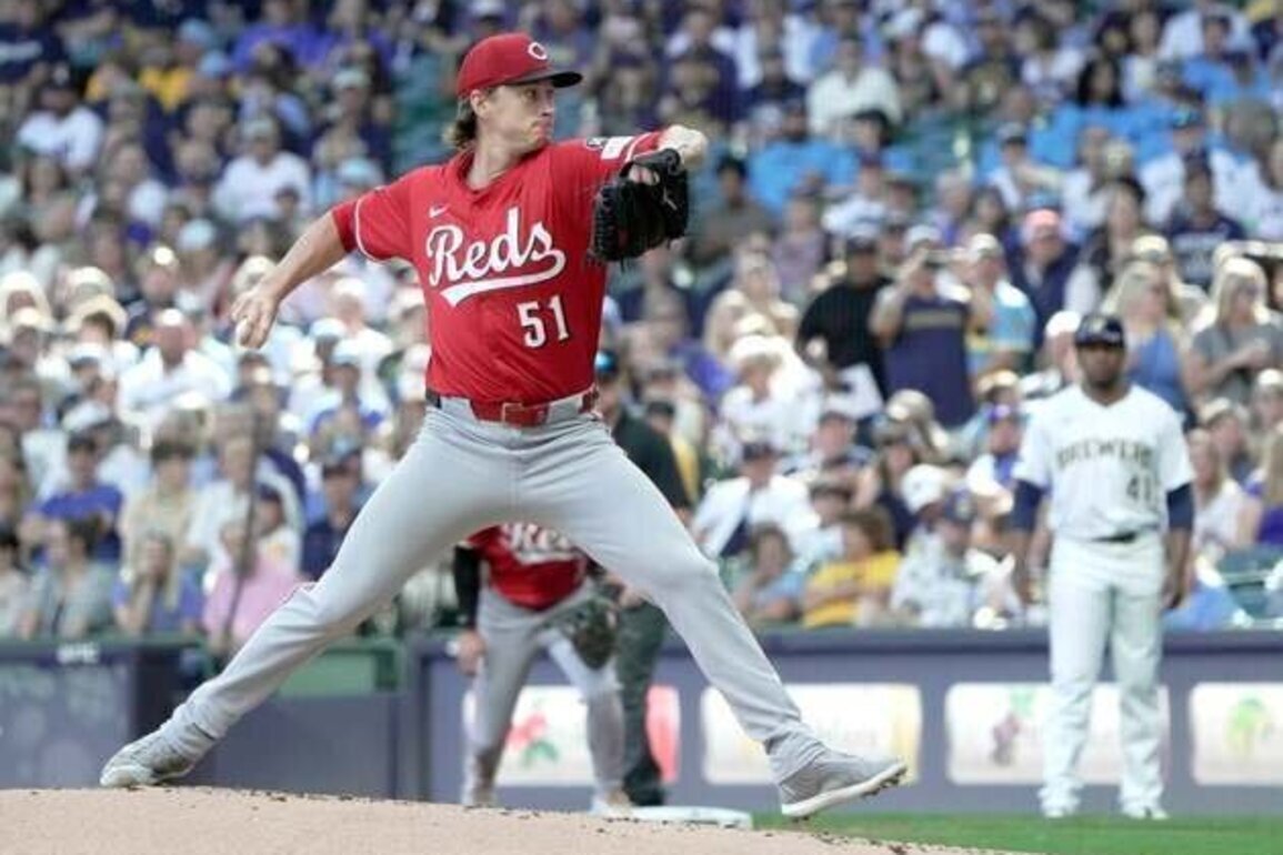 Reds in search of offense, hope to put chill on Red Sox