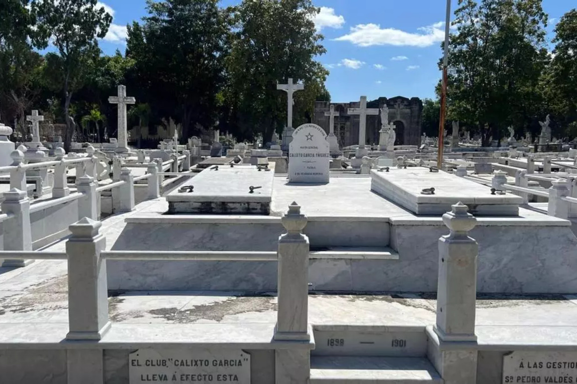 Cuba- "The Dead to the Grave and the Living to the Plane" - Havana Times