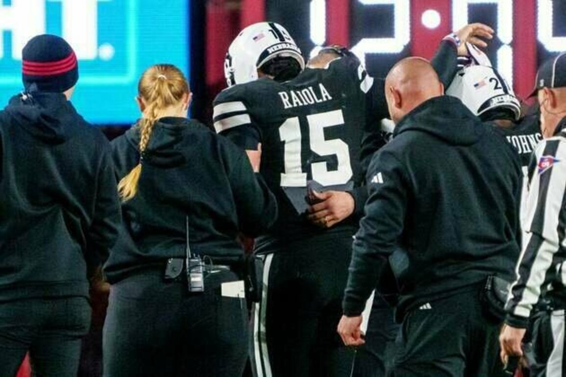 Report: Nebraska QB Dylan Raiola (leg) out for season