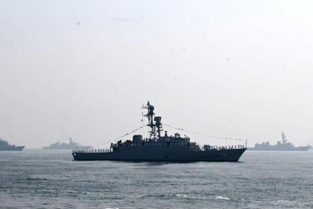 US Says Forces Destroy Over 30 Iranian Naval Vessels