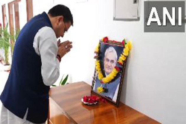 Uttarakhand CM Dhami pays floral tribute to former PM Atal Bihari Vajpayee