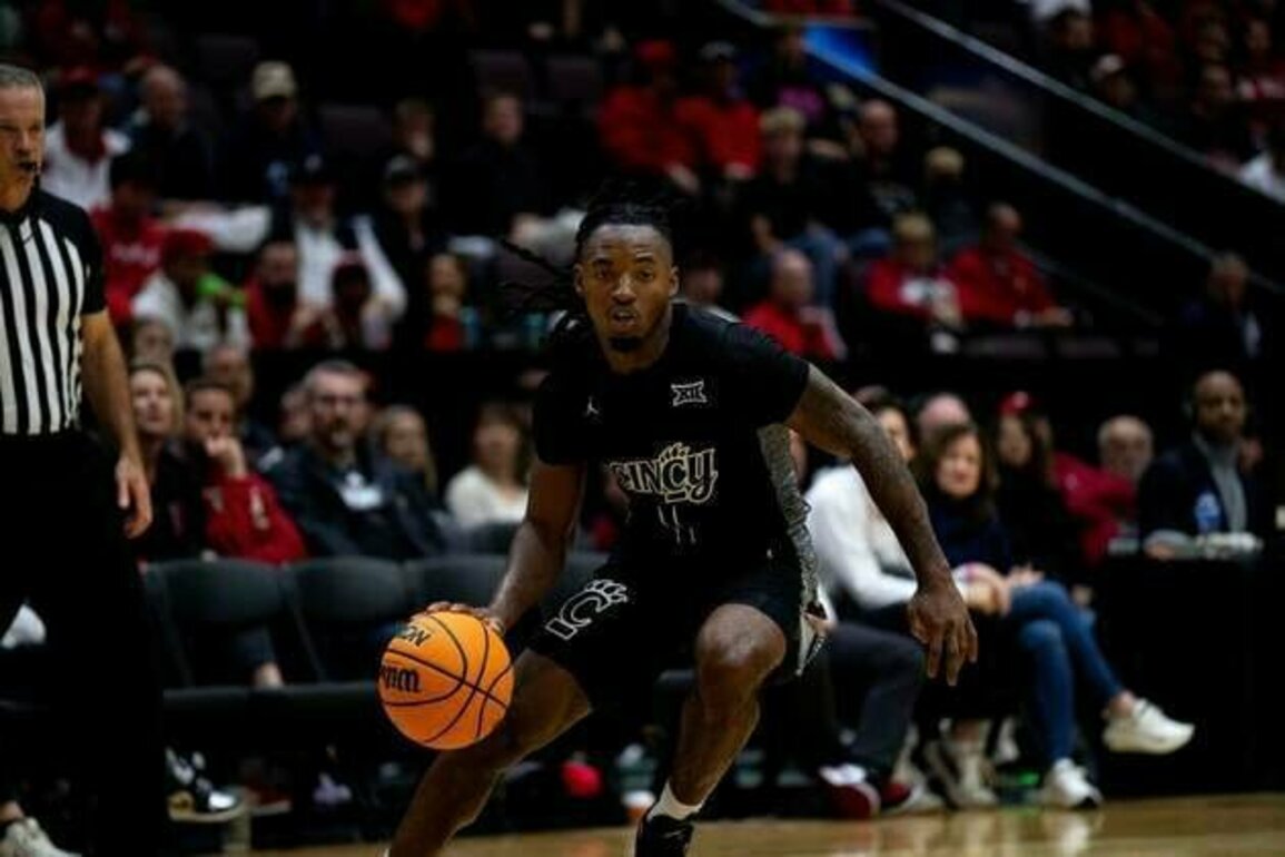 Coming off first loss, Cincinnati takes aim at NJIT